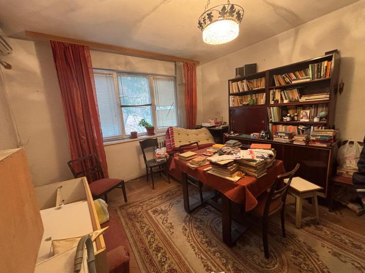 Apartament cu 3 camere semidecomandat în Gara de Nord