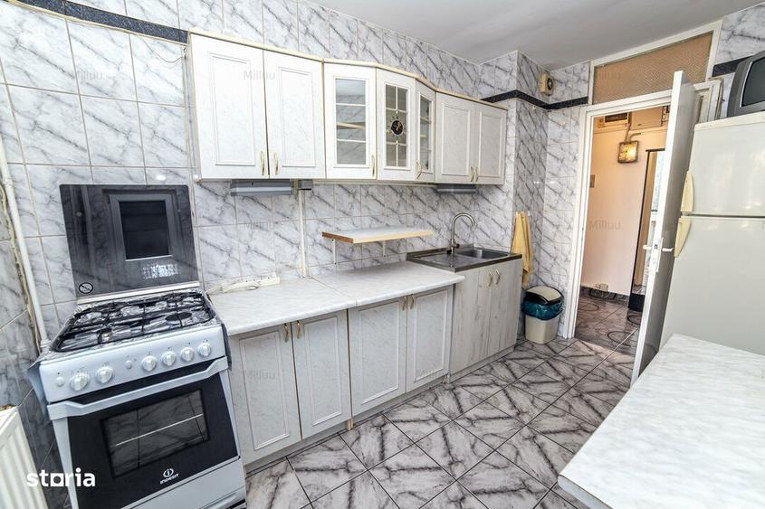 Apartament cu 3 camere decomandat, mobilat în Berceni
