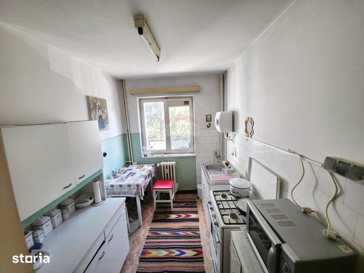 Apartament cu 2 camere decomandat în Precista