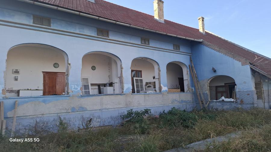 Casă individuală cu 4 camere cu Canalizare în Nădlac