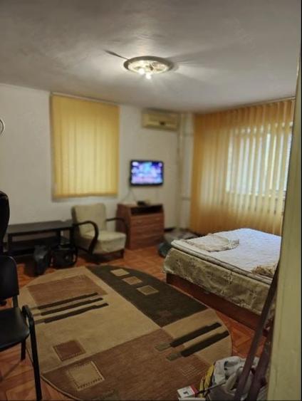 Garsonieră decomandată, mobilată în Unirii