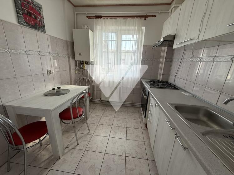 Apartament cu 2 camere decomandat, mobilat în Calea Dumbrăvii