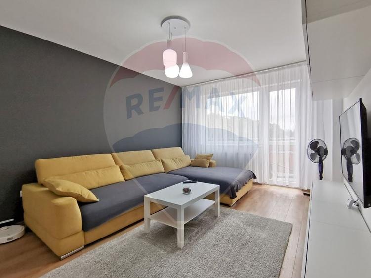 Apartament cu 2 camere decomandat, mobilat în Tractorul