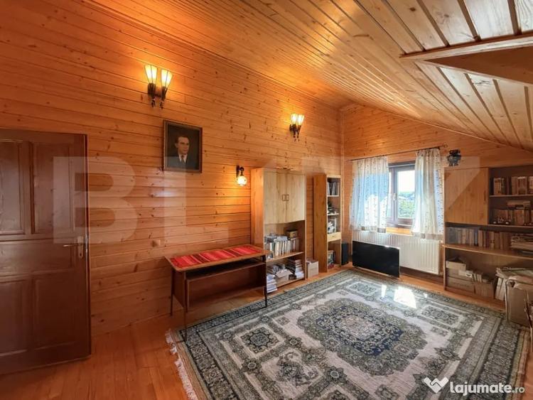 Casă cu 3 camere cu Teren 2200 Mp în Central