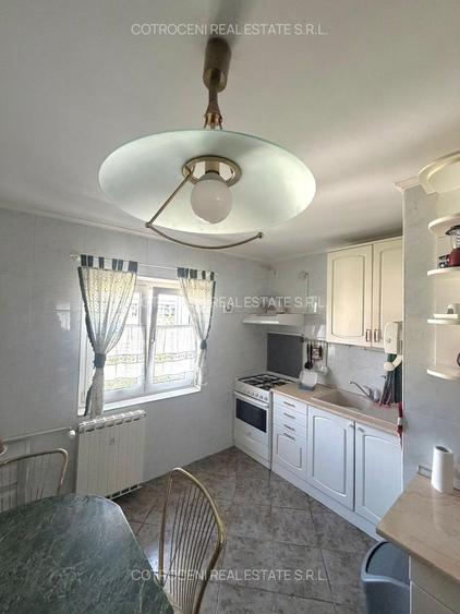Apartament cu 3 camere semidecomandat în Alba Iulia