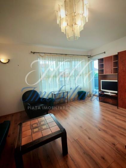 Apartament cu 3 camere semidecomandat în Zorilor
