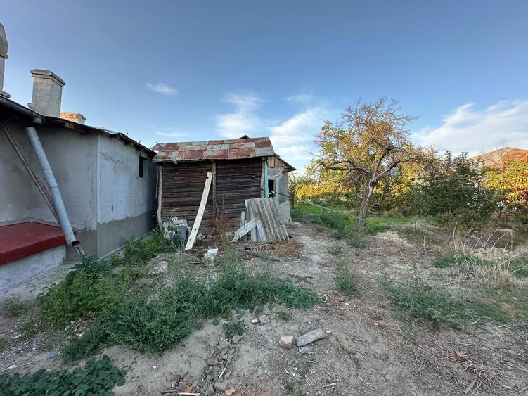 Casă individuală cu 5 camere cu Teren 2000 Mp în Nănești