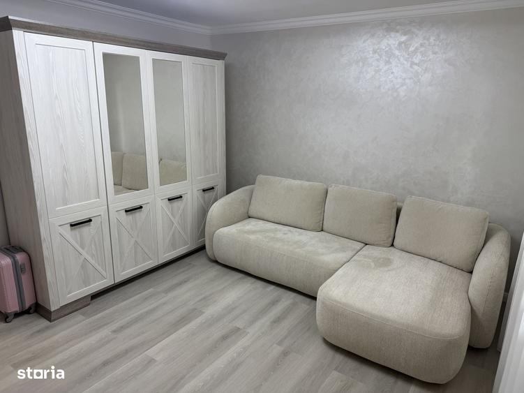 Apartament cu 3 camere decomandat în Cornișa