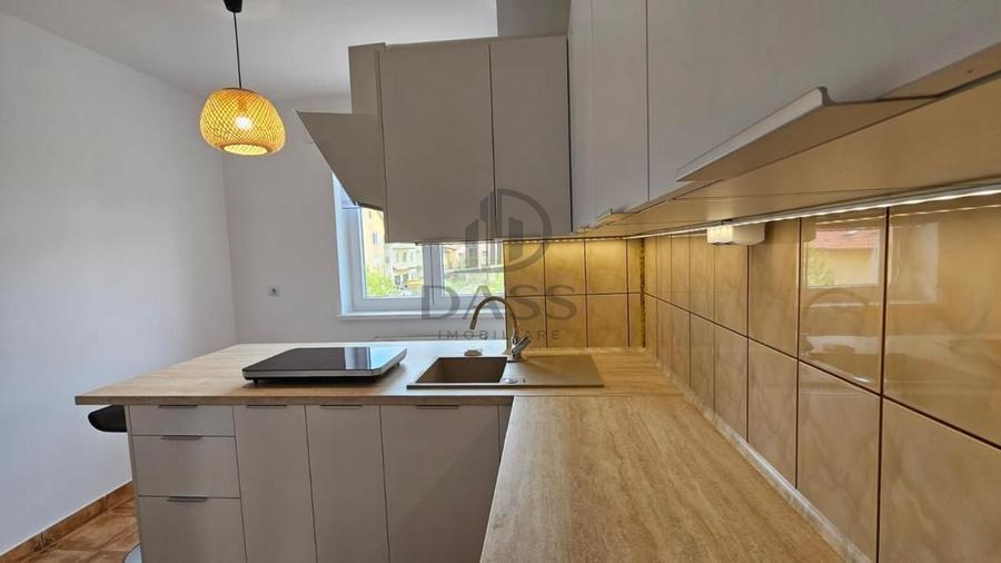 Apartament cu 4 camere decomandat, mobilat în Ștrand