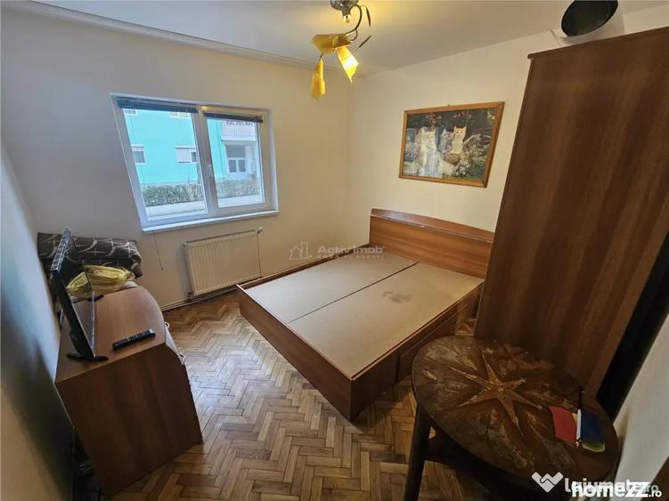 Apartament cu 3 camere decomandat, mobilat în Micro IV