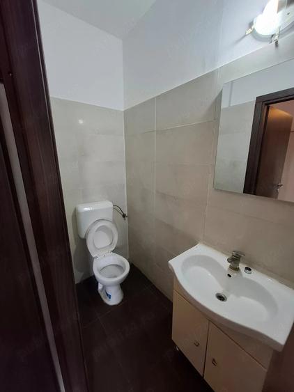 Apartament cu 6 camere decomandat în Central