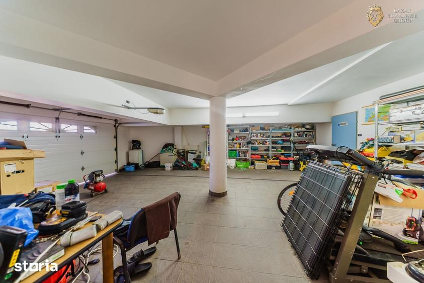 Casă cu 7 camere decomandat cu Teren 1200 Mp în Pârneava