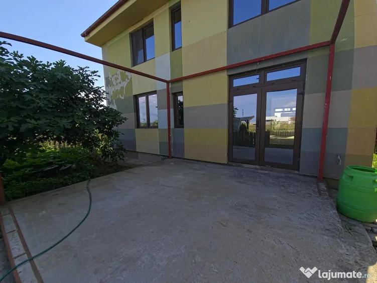 Casă cu 4 camere cu Teren 362 Mp în Cumpăna