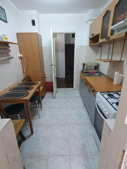 Apartament cu 2 camere decomandat, mobilat în Micro 19