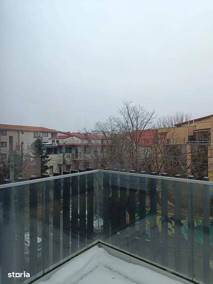 Apartament cu 3 camere decomandat în Aviației