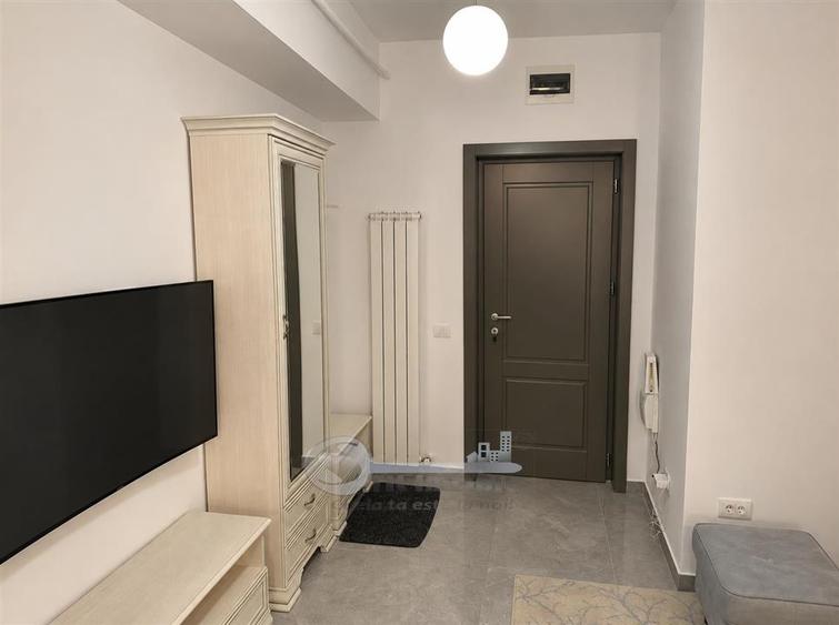 Apartament cu 3 camere decomandat în Palat