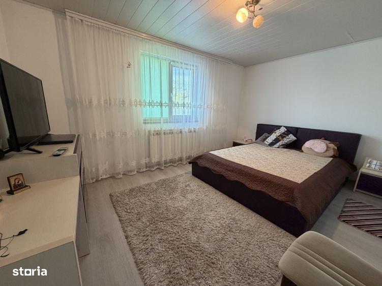 Casă cu 4 camere cu Teren 1175 Mp în Central
