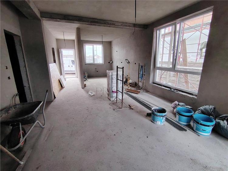 Duplex cu 4 camere cu Canalizare în Moșnița Veche
