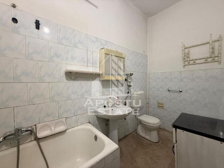 Casă individuală cu 4 camere cu Canalizare în Telegrafului