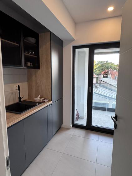 Apartament cu 2 camere decomandat în Titulescu