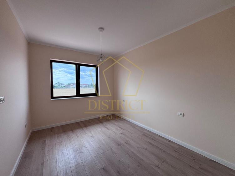 Duplex cu 5 camere cu Canalizare în Dumbrăvița