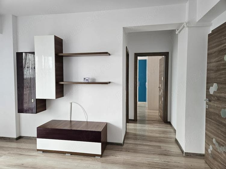 Apartament cu 2 camere semidecomandat în Berceni