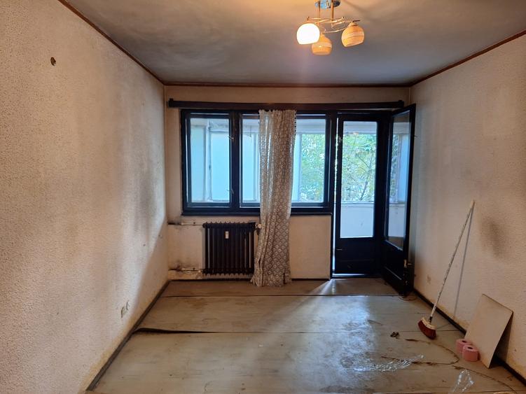 Apartament cu 3 camere decomandat în Militari