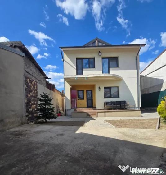Casă cu 4 camere cu Teren 241 Mp în CET