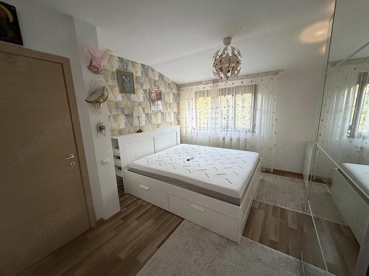Casă cu Teren 100 Mp în 1 Decembrie
