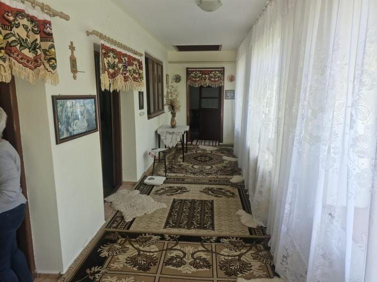 Casă individuală cu 3 camere cu Canalizare în Pianu de Sus
