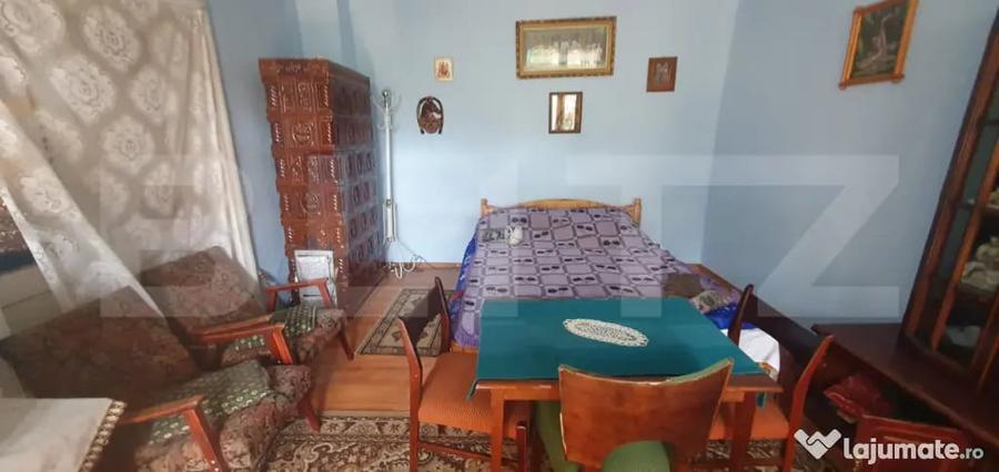 Casă cu 5 camere cu Teren 240 Mp în Central