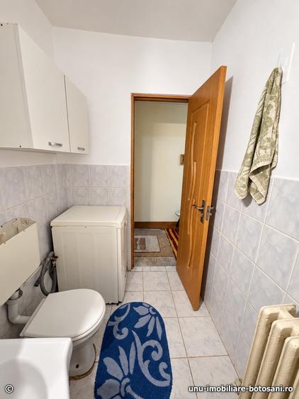 Apartament cu 4 camere semidecomandat în Central