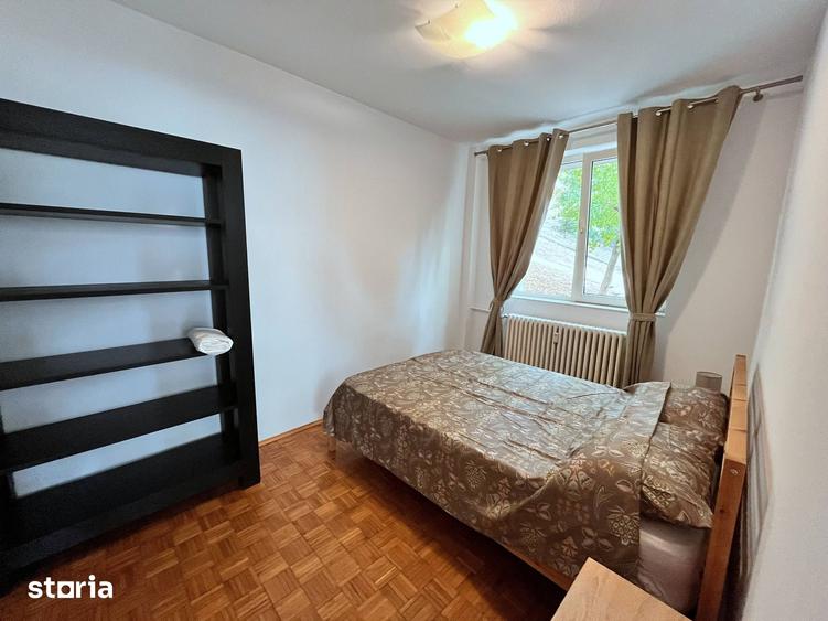 Apartament cu 3 camere decomandat în Gruia