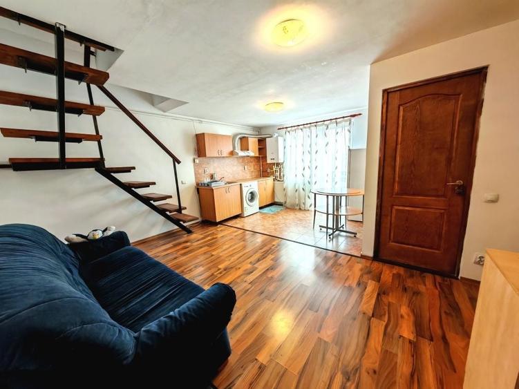 Apartament cu 3 camere decomandat în Valea Aurie