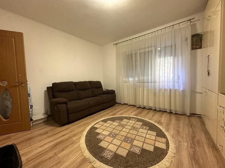 Apartament cu 2 camere decomandat, mobilat în Decebal