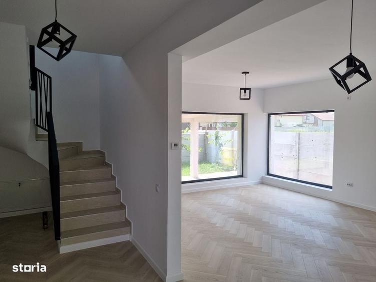Casă cu 4 camere în Domnești