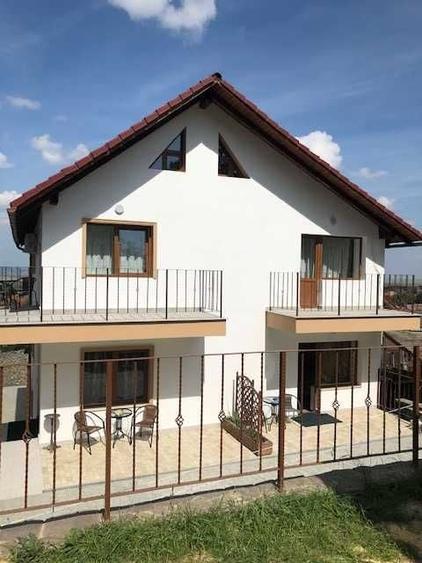 Casă cu 4 camere în Central
