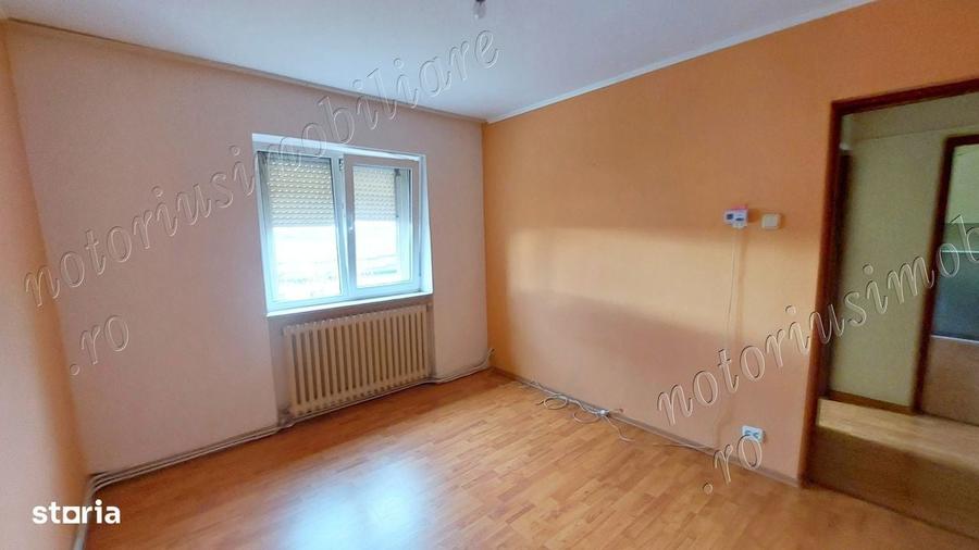 Apartament cu 2 camere decomandat în Vest