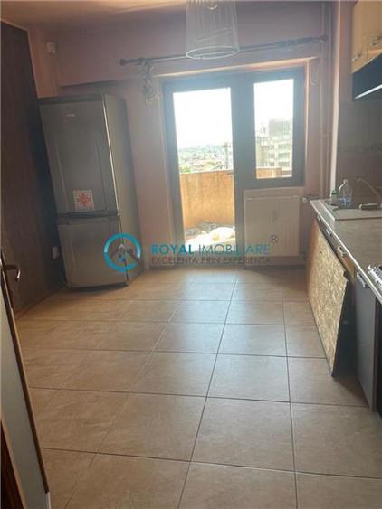 Apartament cu 2 camere decomandat în P-ța Mihai Viteazu