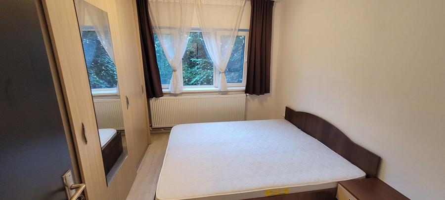Apartament cu 3 camere decomandat în Micro 4