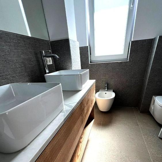 Casă individuală cu 5 camere cu Canalizare în Odăile