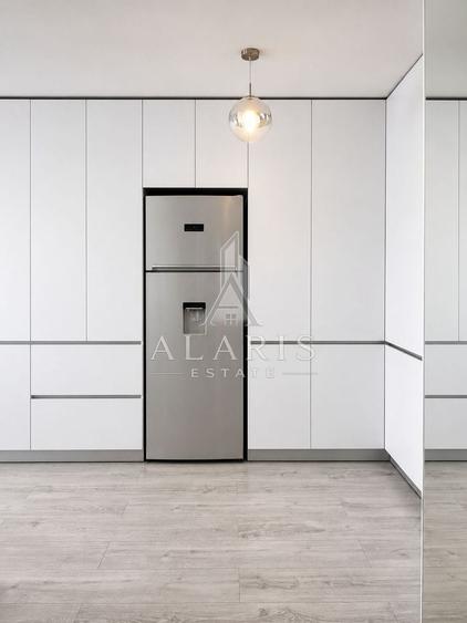 Apartament cu 3 camere semidecomandat, mobilat în Torontalului
