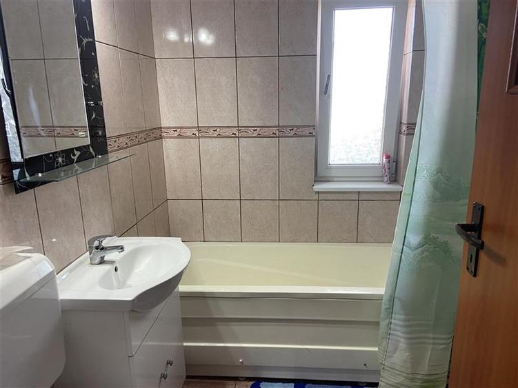 Garsonieră decomandată, mobilată în Gară