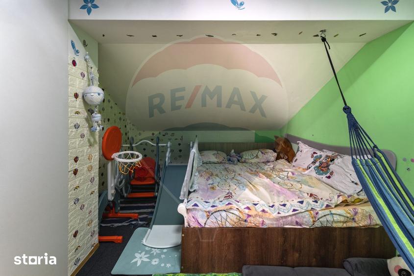 Apartament cu 3 camere decomandat, mobilat în Sânpetru