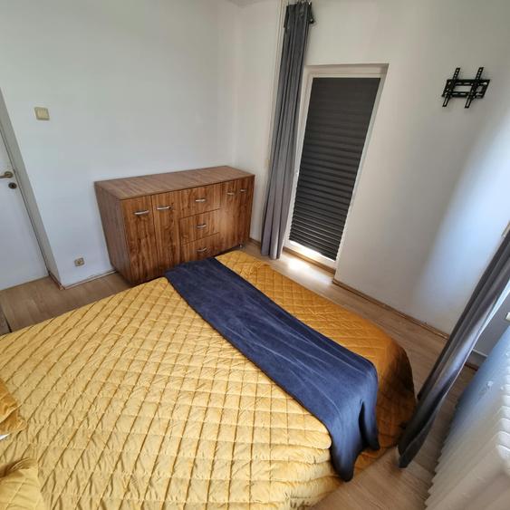 Apartament cu 2 camere semidecomandat în P-ța Victoriei