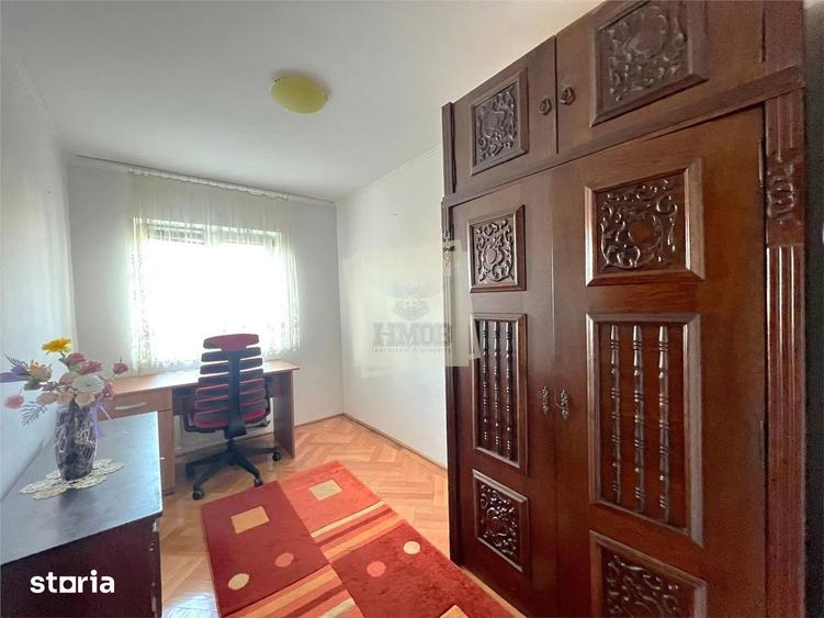 Apartament cu 3 camere decomandat, mobilat în Sub Arini