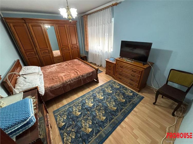 Apartament cu 3 camere decomandat, mobilat în Ultracentral