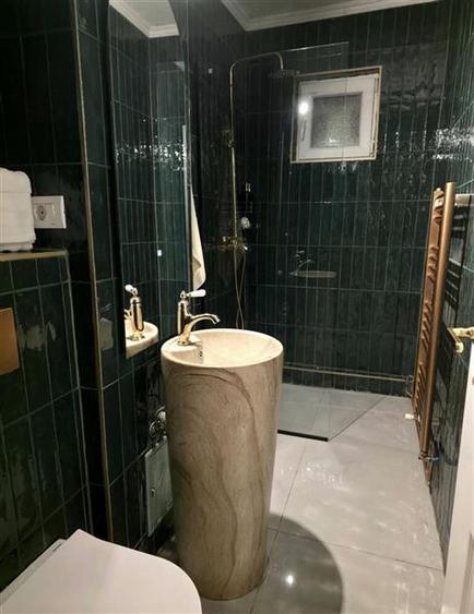 Apartament cu 3 camere nedecomandat, mobilat în Circumvalațiunii