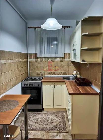 Apartament cu 3 camere decomandat în Vulcan