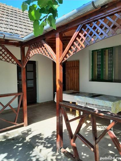 Casă cu 5 camere cu Teren 3500 Mp în Sântana